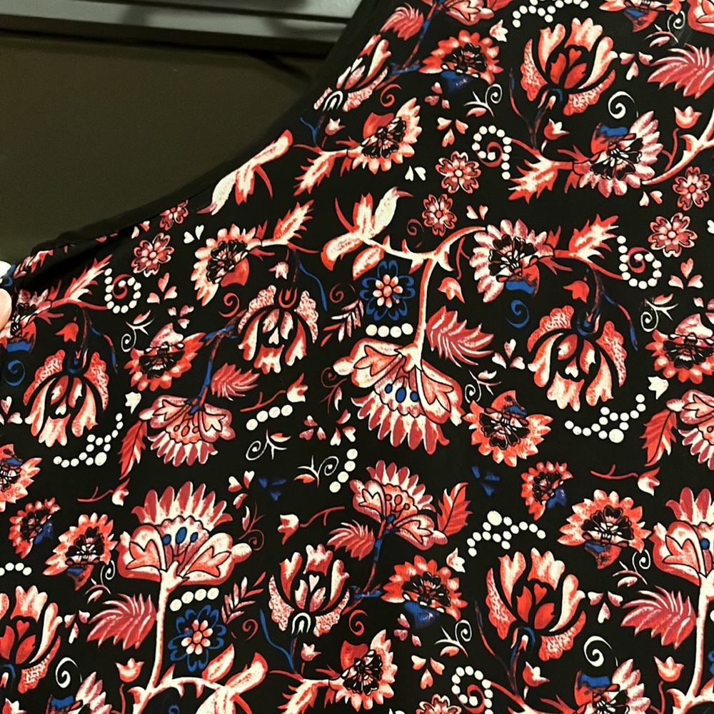 Large blouse - Picture 2 of 4